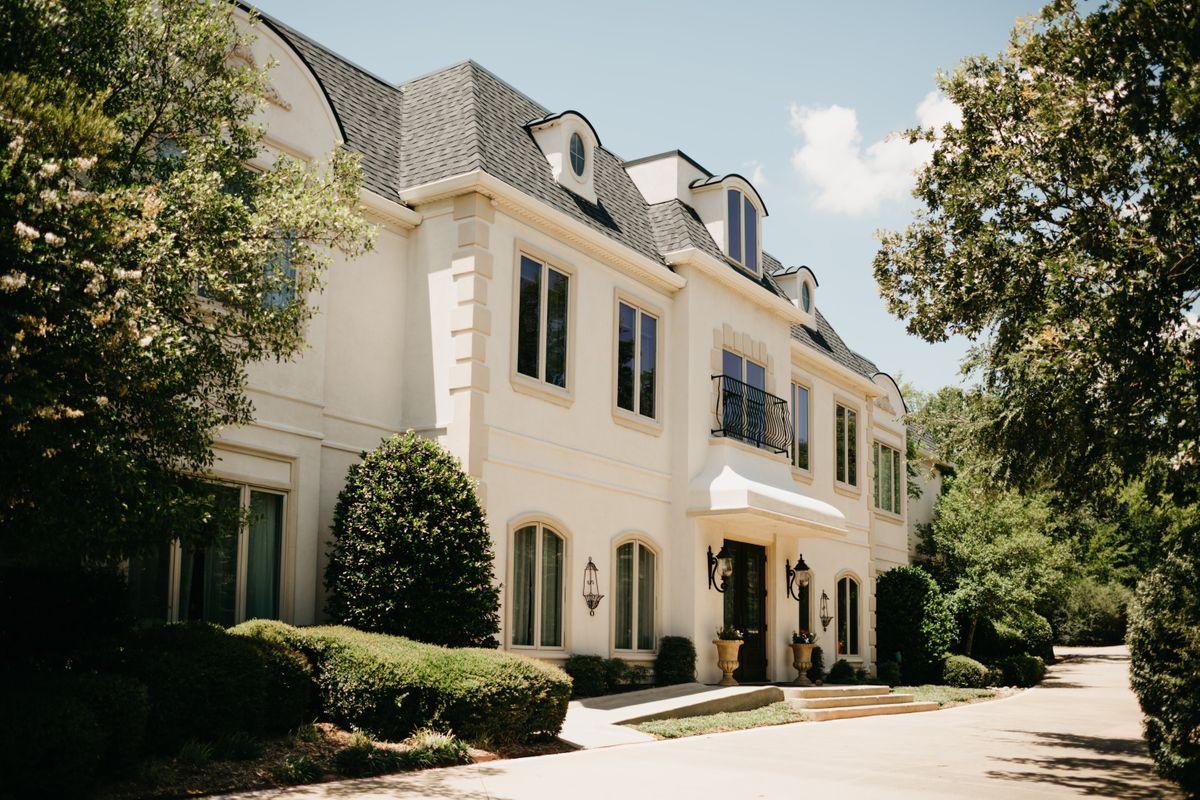 The Wedding Website of Amandine Laventure and Tanner Waggoner