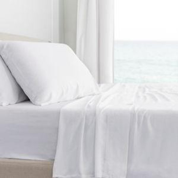 Classic Bamboo Bed Sheet Set in White/Queen