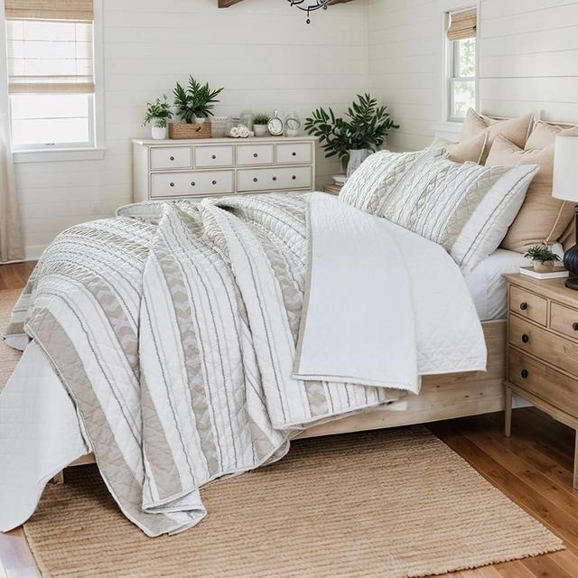 Brandream Queen Size Quilt Set Cotton Blend White Beige Patchwork Quilts Elegant Striped Quilts Modern Farmhouse Waffle Quilted Comforter Set 3-Piece