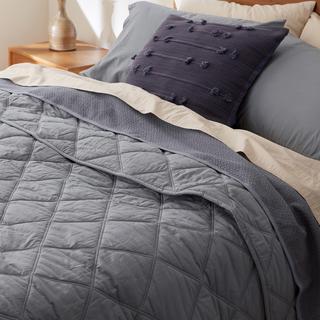 Diamond-Stitched Organic Cotton Comforter