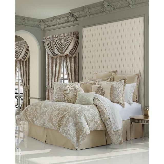 J Queen New York Belgium 4-Pc. Comforter Set, Queen