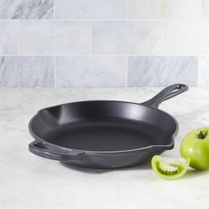 Le Creuset ® Signature 1.75-Qt. Graphite Grey 10" Skillet