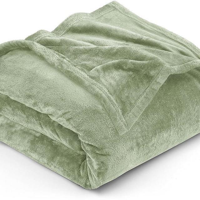 Utopia Bedding Fleece Blanket King Size Sage Green 300GSM Luxury Fuzzy Soft Anti-Static Microfiber Bed Blanket (90x102 Inches)