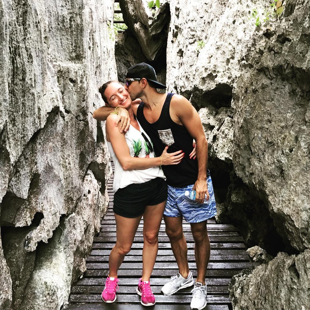 Cave kisses in Thailand