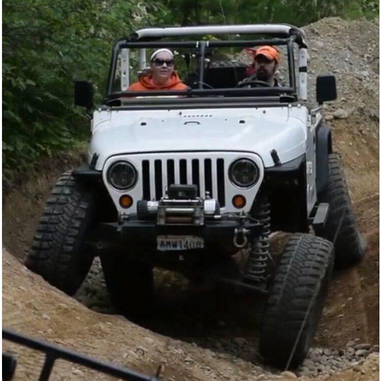 One of our favorite pastimes, jeepin!