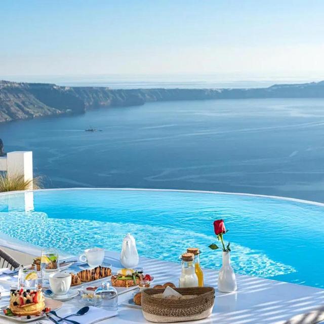 Honeymoon: Santorini Private Pool Picnic for 2