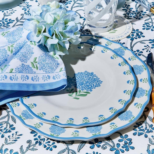 Two's Company Hydrangea Set of 4 Dinner Melamine Plate - Melamine, 54597