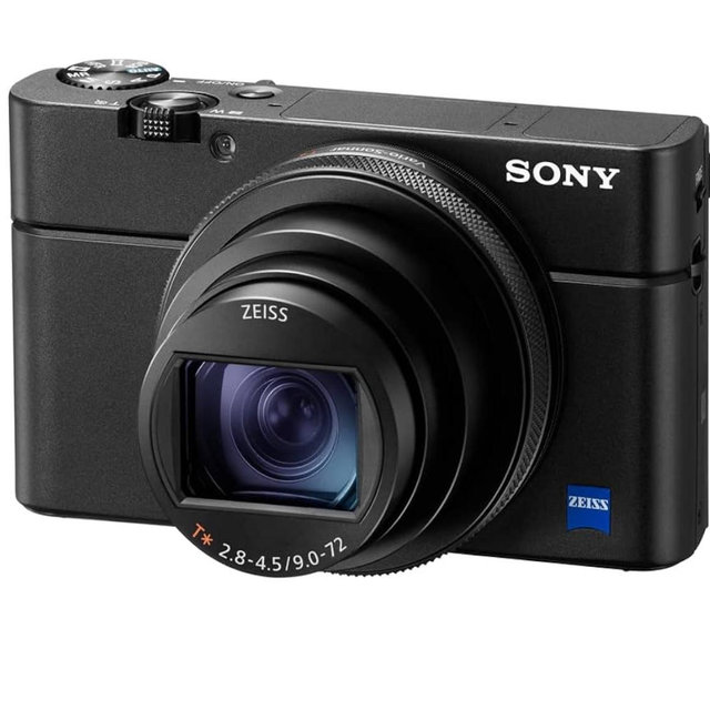 Sony RX100 VII Premium Compact Camera with 1.0-type stacked CMOS sensor (DSCRX100M7)