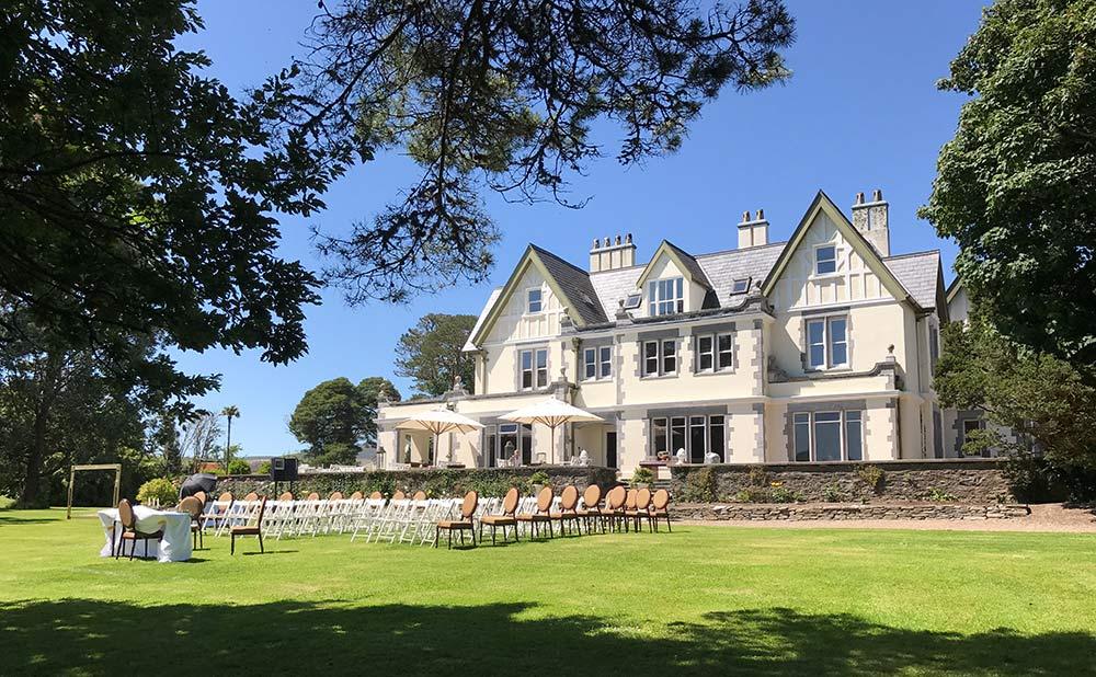 The Wedding Website of Desiree Vodounon and Robert O'Callaghan