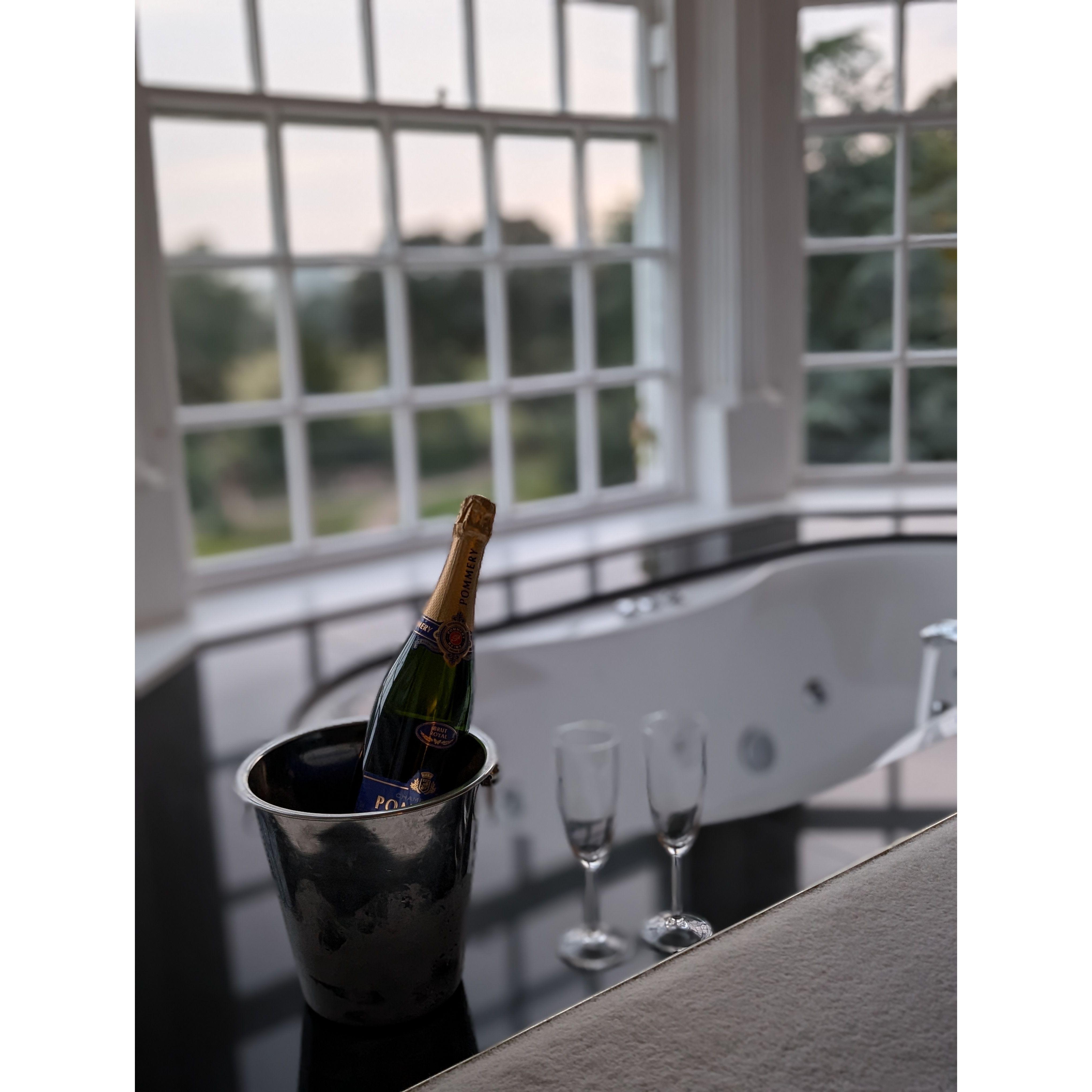 The honeymoon suite comes with a jacuzzi and countryside views—yes, we tested it, and yes, it’s as relaxing as it sounds!