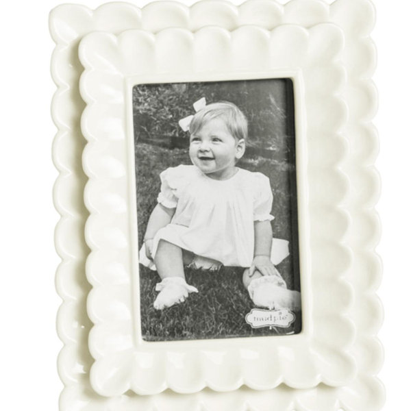Small Scalloped Frame