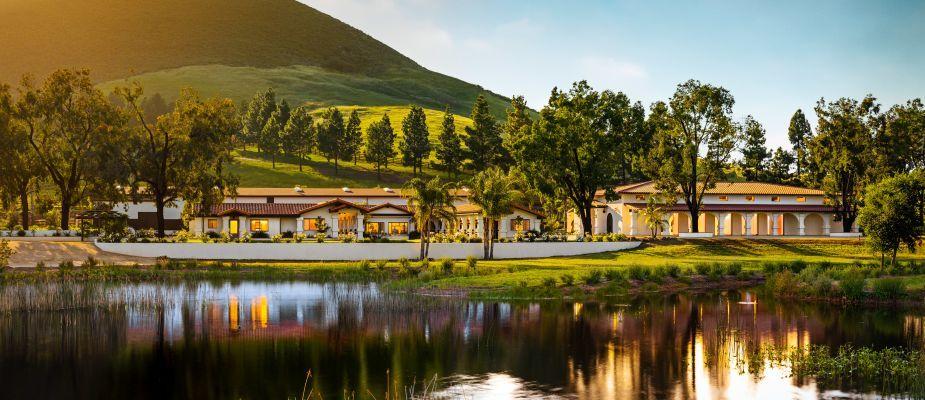 The Wedding Website of Jennifer Valente and Caleb Contente