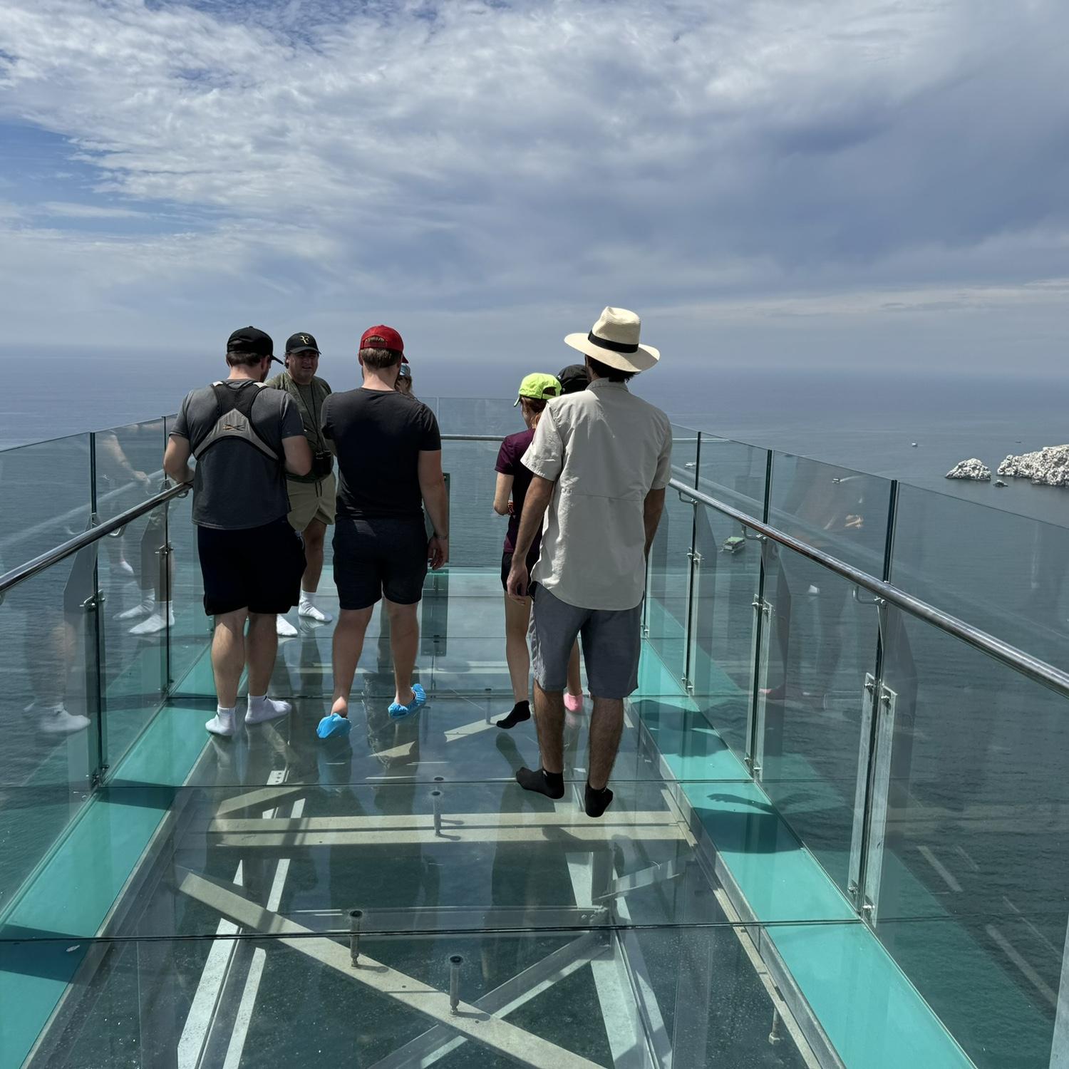 Mazatlán 2024 - Glass overlook atop the Lighthouse / mirador de cristal en la cima del Faro