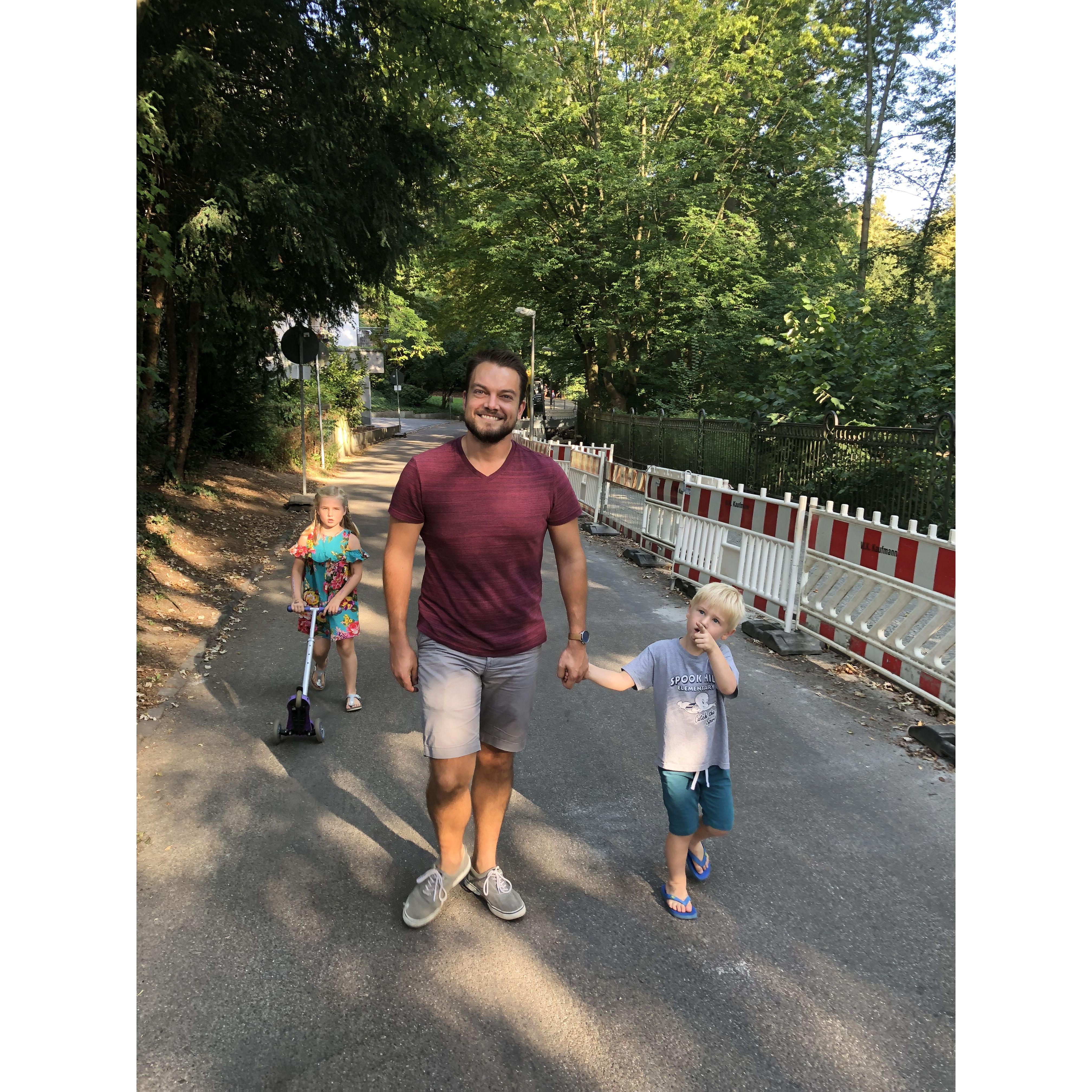 Charlie & Viv hangin' with "Uncle Kris" in Germany