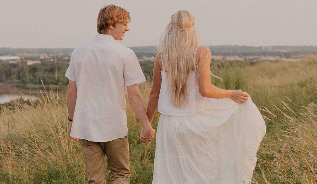 The Wedding Website of Emma Ellefson and Kaelan Emerson