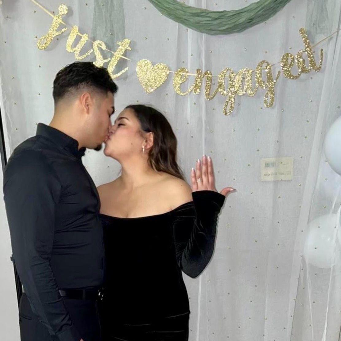 We’re happily engaged❤️