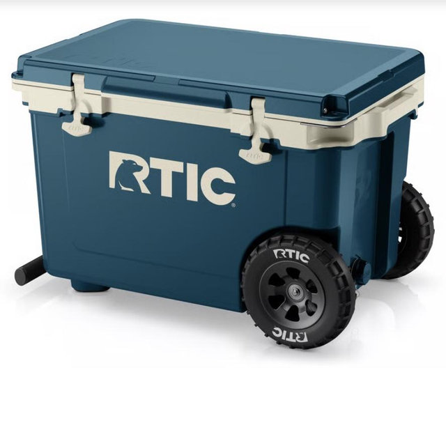52 QT Ultra-Light Wheeled Cooler