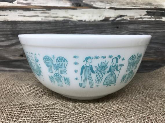 Vintage Pyrex Amish Butterprint Mixing Bowl