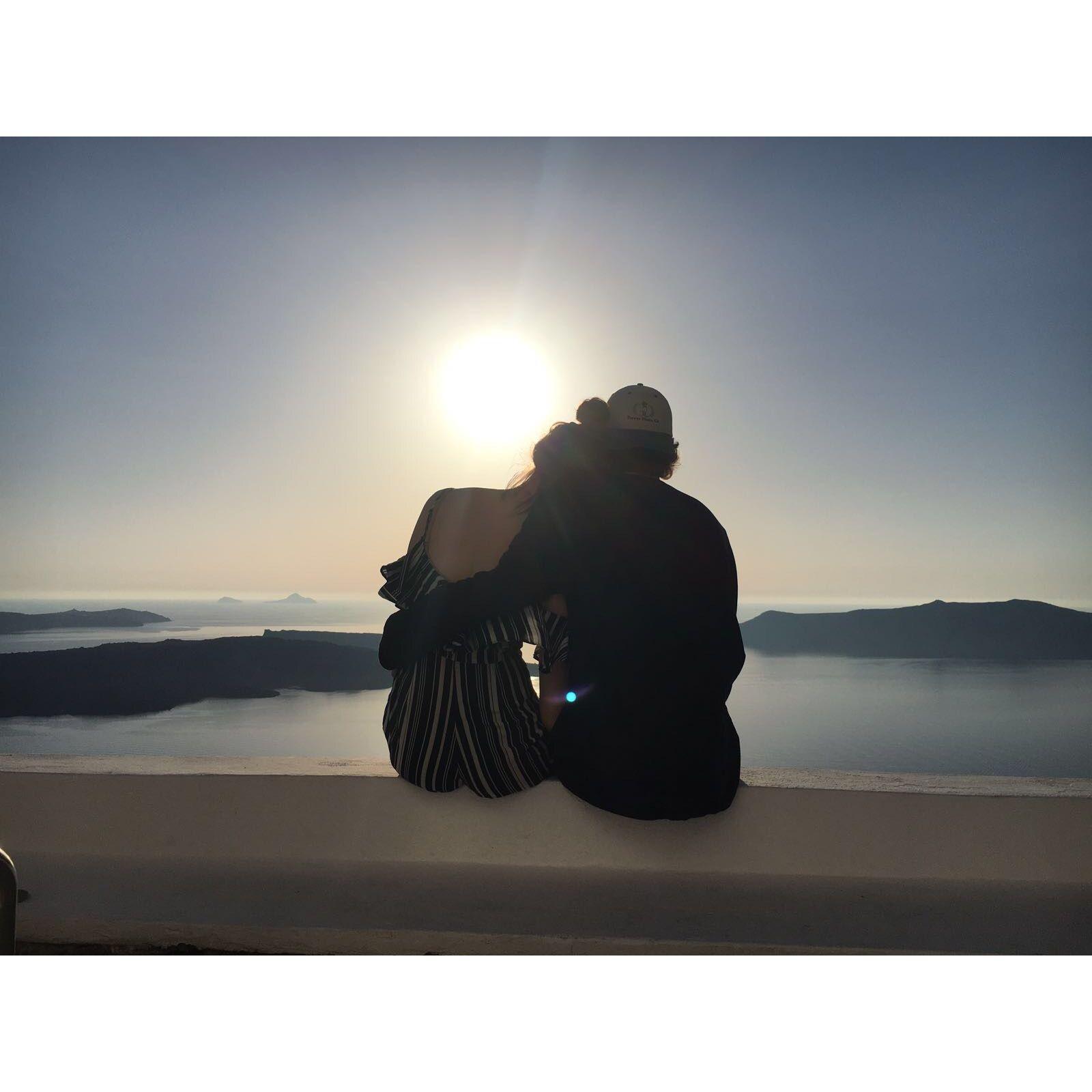 An incredible use of the self-timer feature in Santorini, Greece