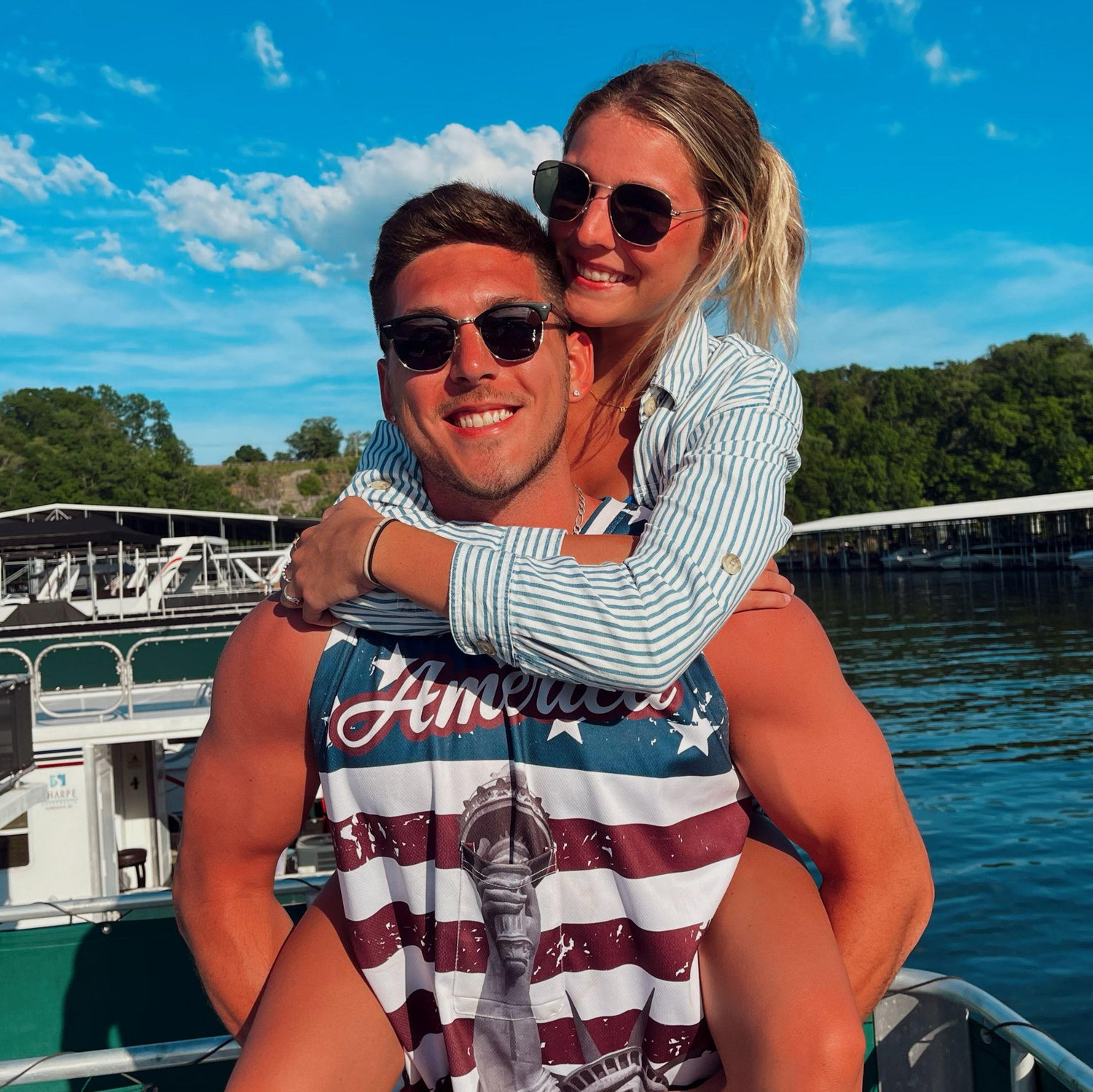Our favorite summer activity, Lake Cumberland houseboat trips, thanks to the Witten’s!