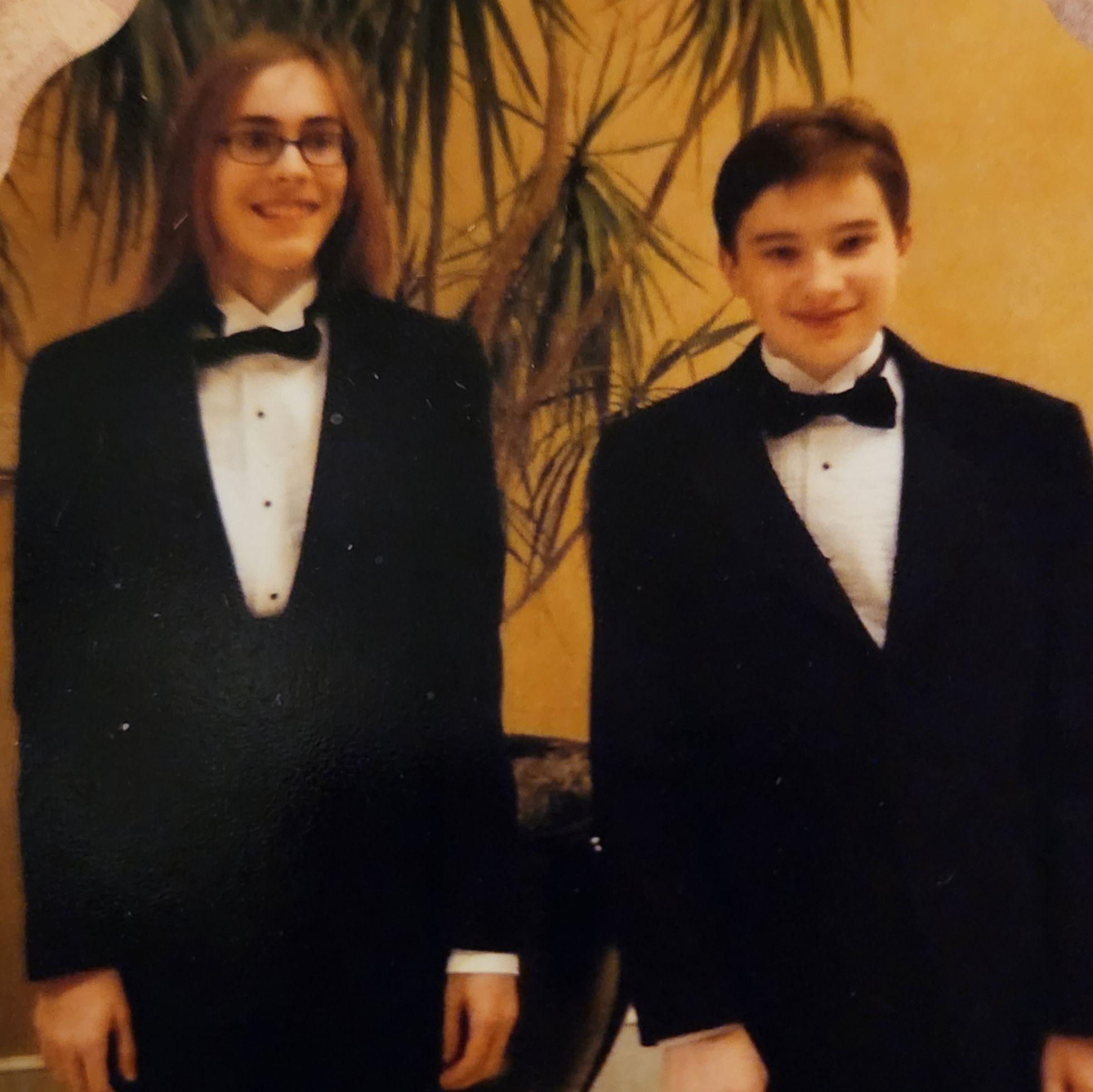 Childhood picture of Nathanael and Tristen