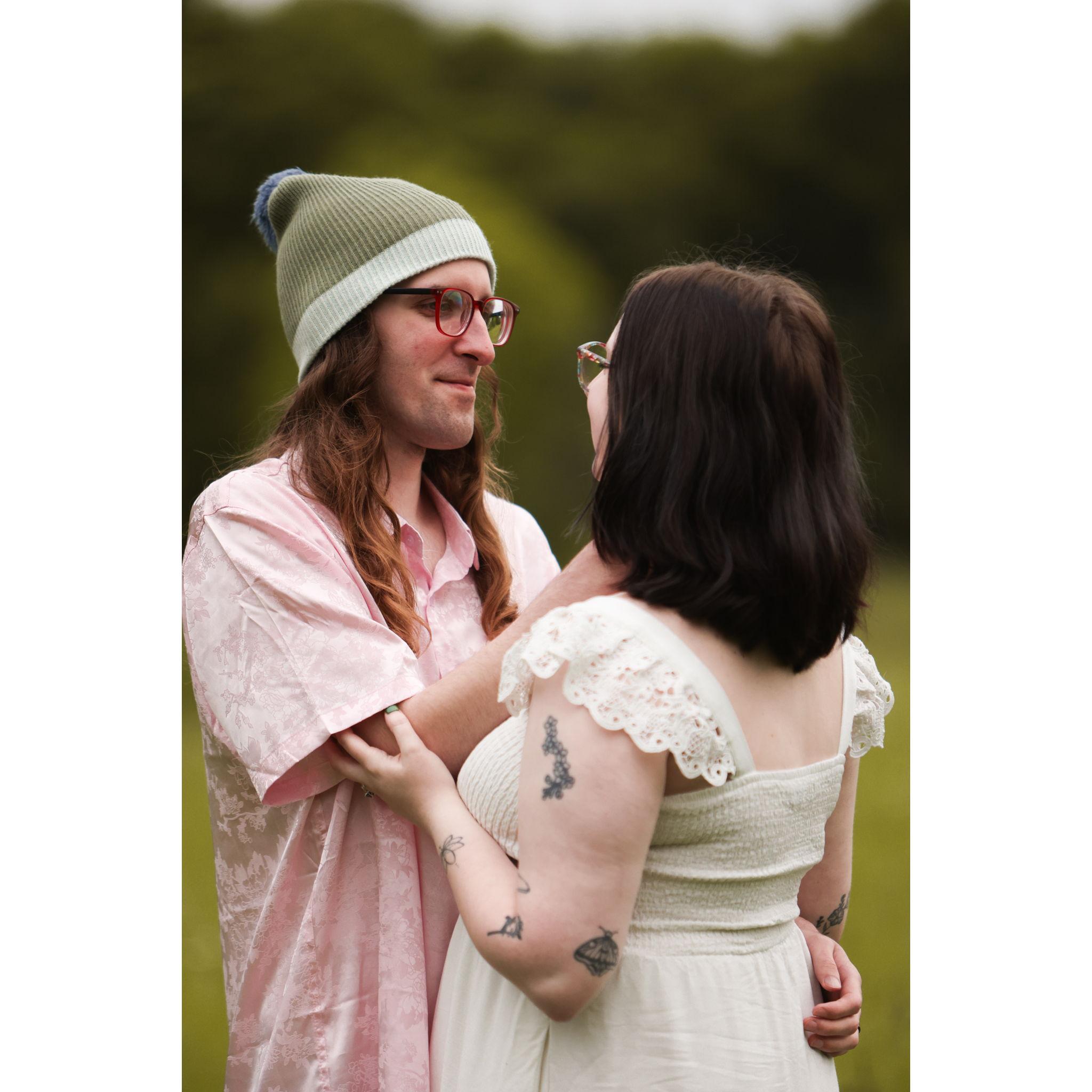 Look at how Richard looks at Winter.