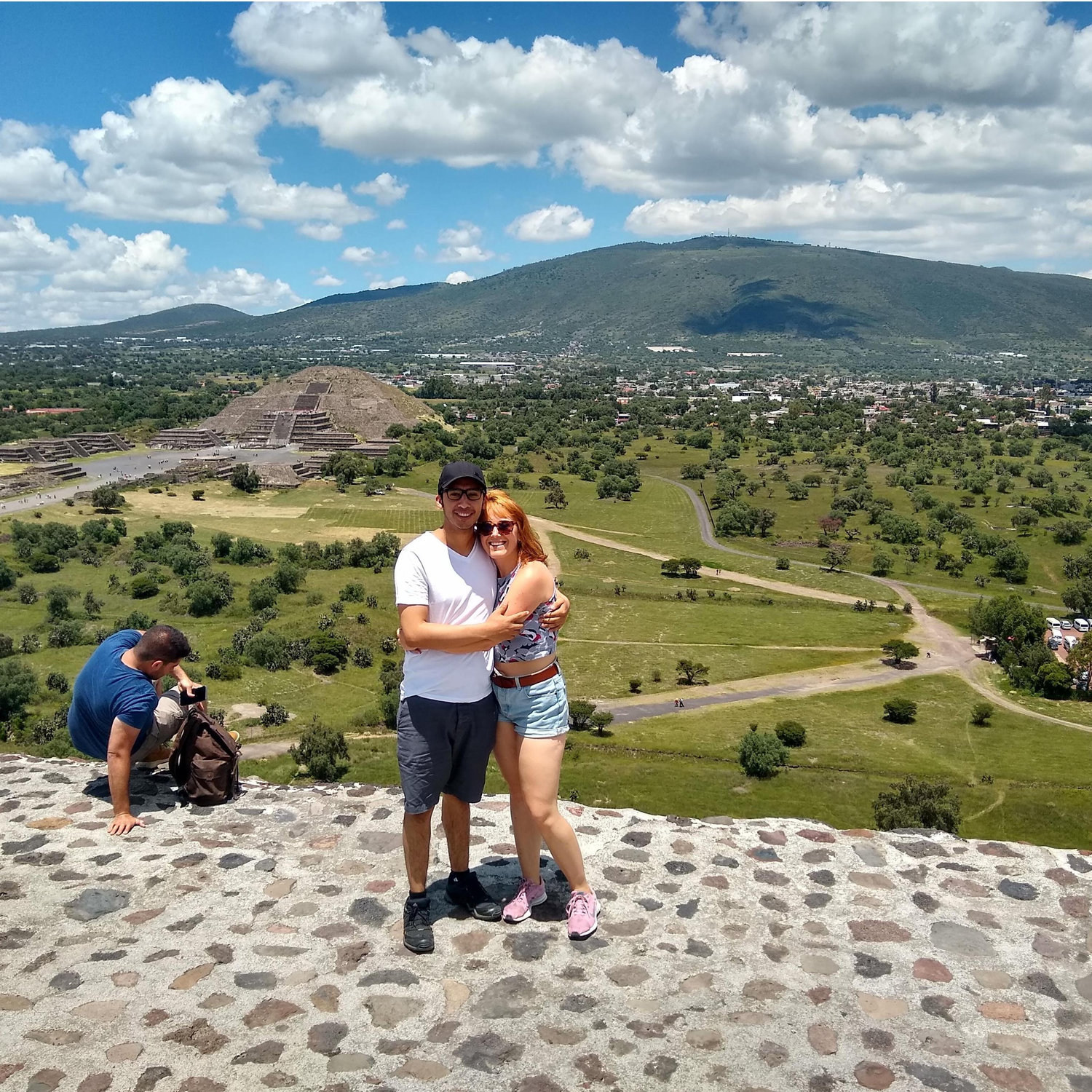 2019: Visiting the pyramids in Teotihuacán, Mexico in. // Visitando los pirámides de Teotihuacán en México.