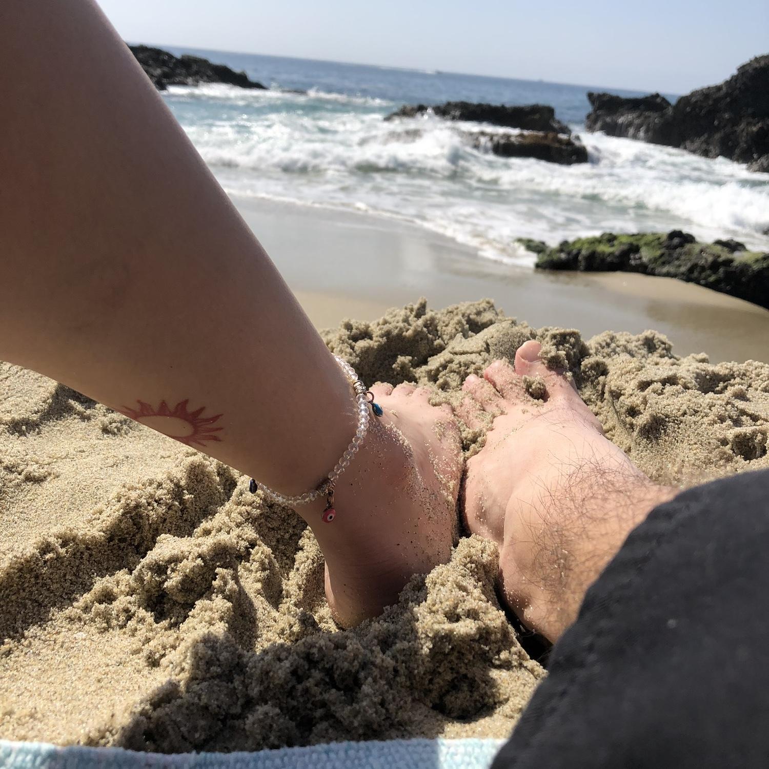 Sandy toes