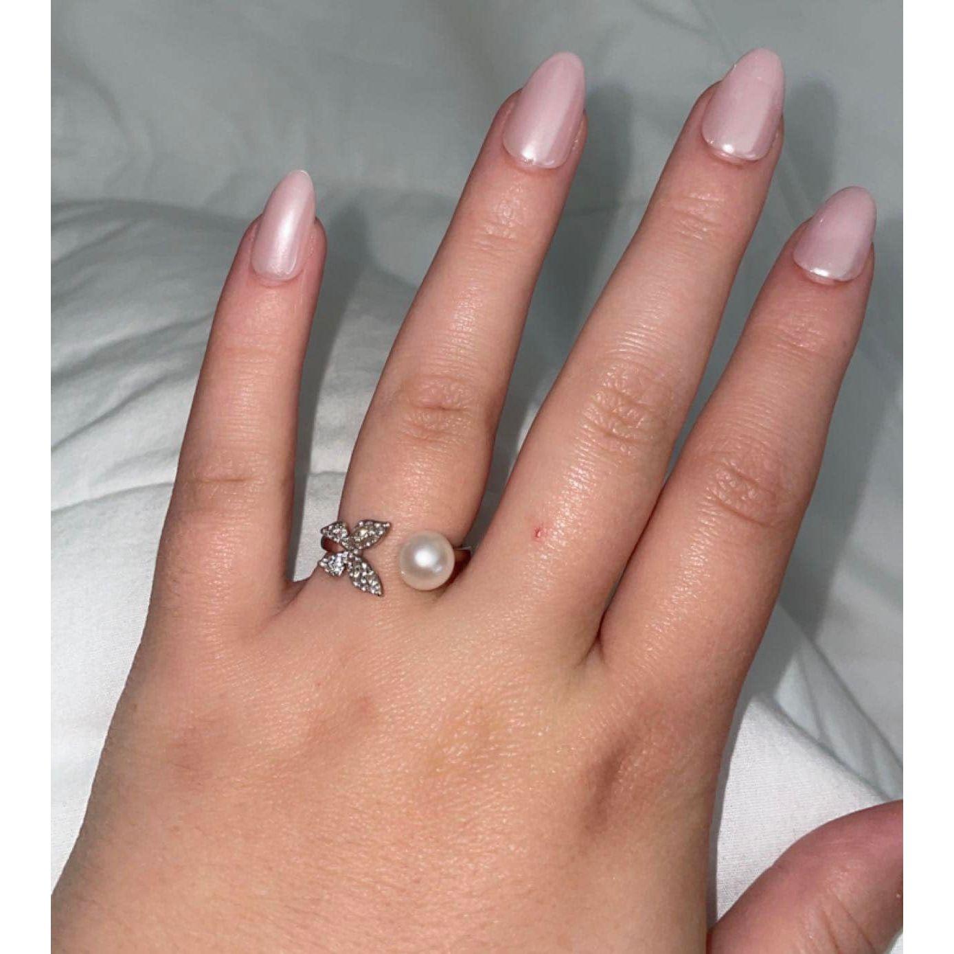 August 2023. Jayden gets Audrey a pearl promise ring! (She's officially pearled!)