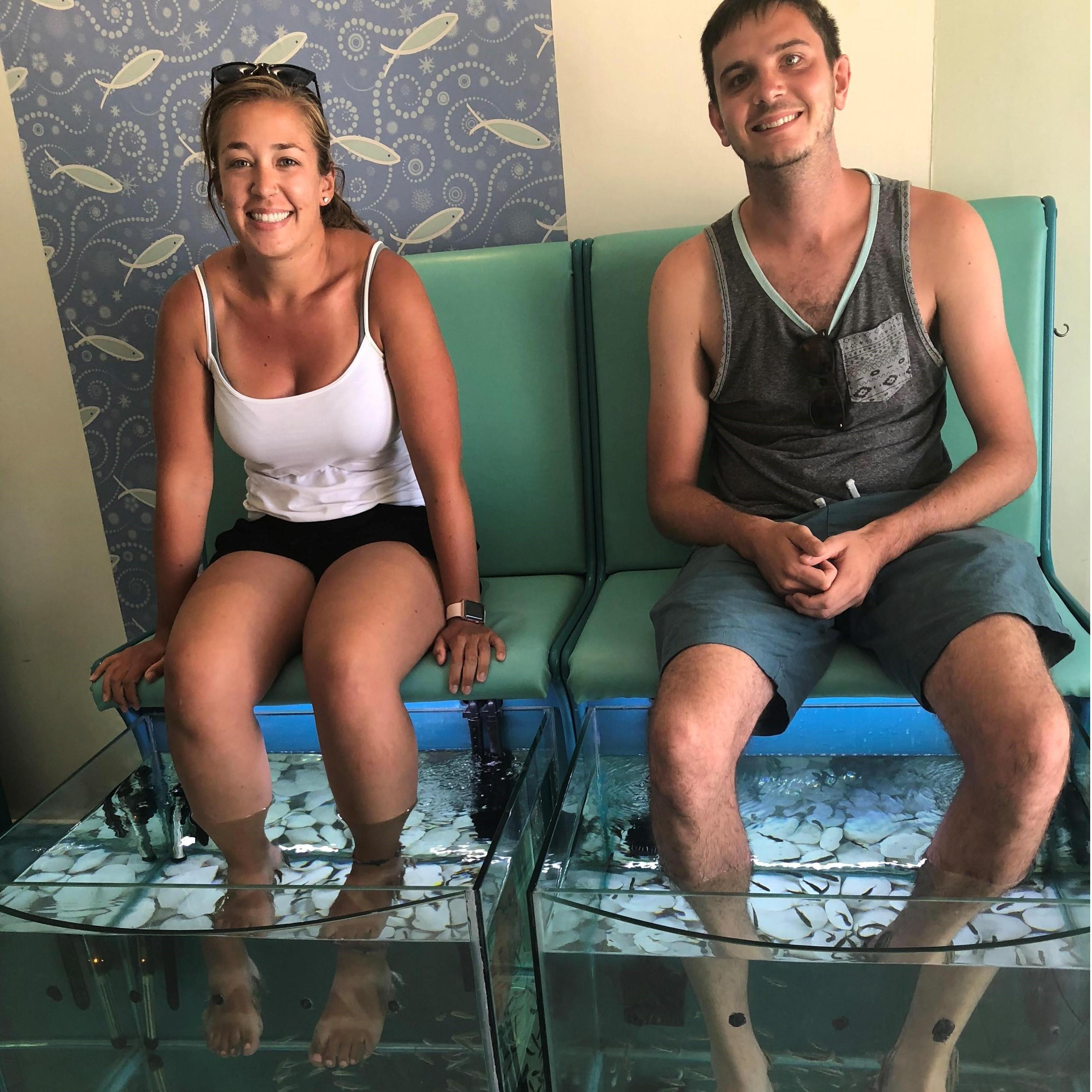 After a long morning hiking 7+ miles along the Caldera, a big breakfast, and a nap... we treated ourselves to Kissing Fish that pampered our feet!  When in Rome... (or, Santorini)...