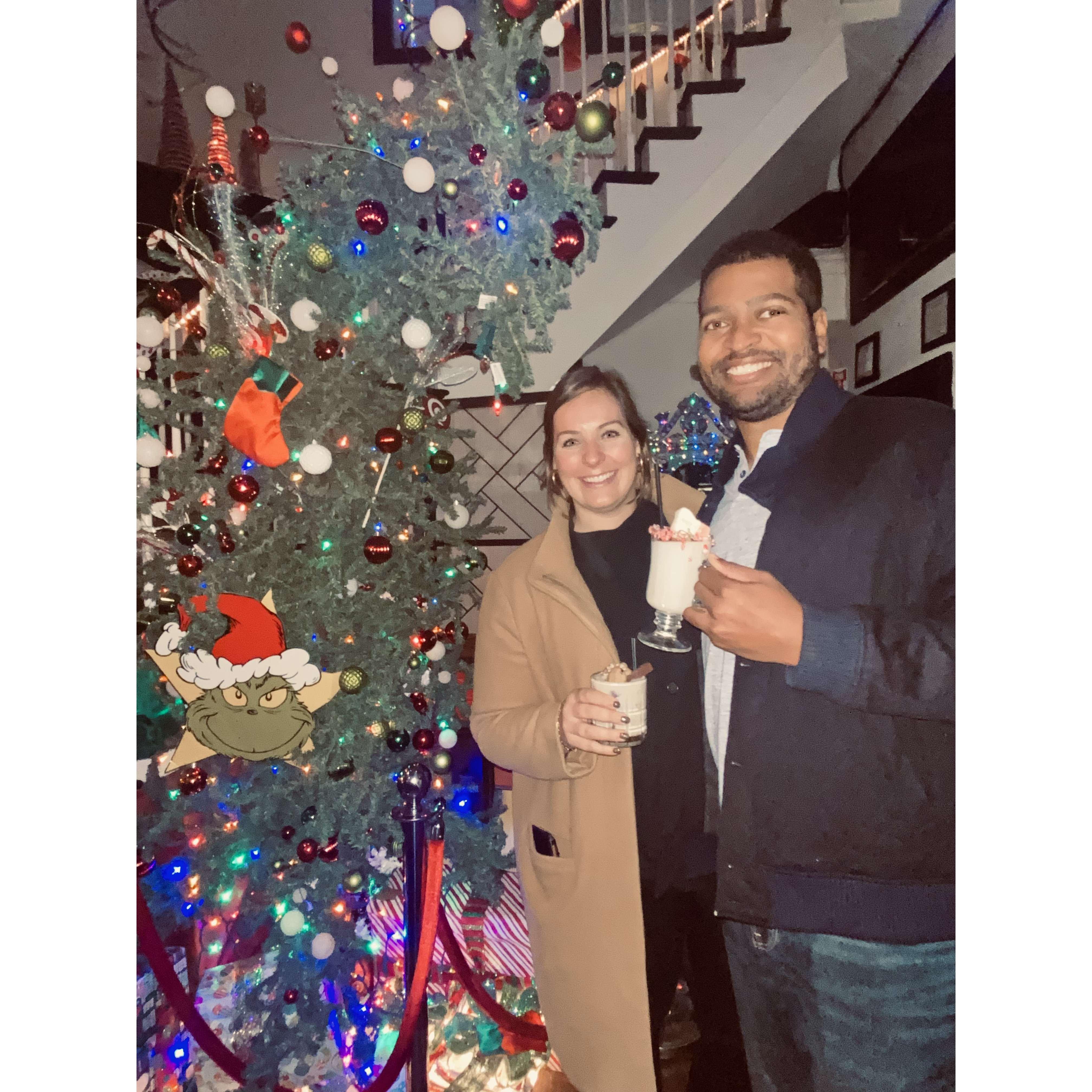 We love the holiday season and Christmas pop-up bars!