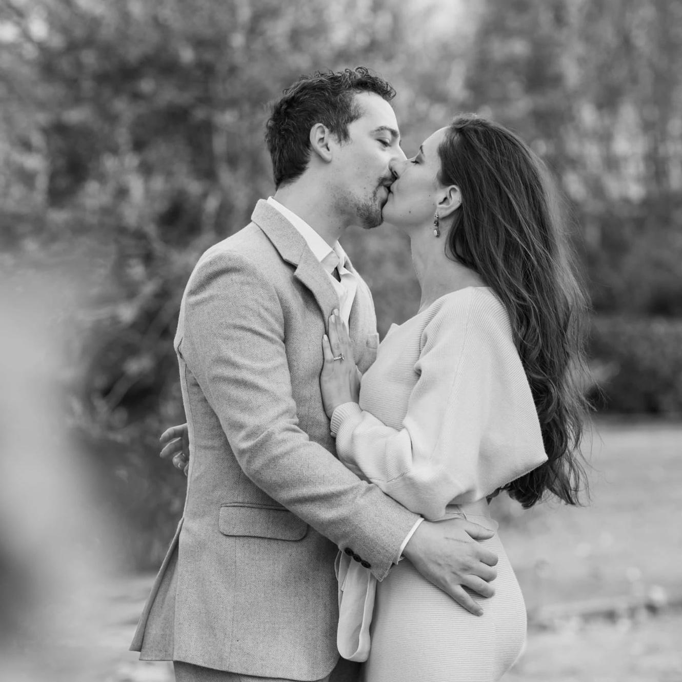 Engagement photo session in Paris!
