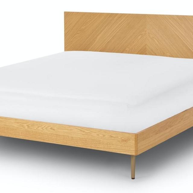 Nera Oak King Bed