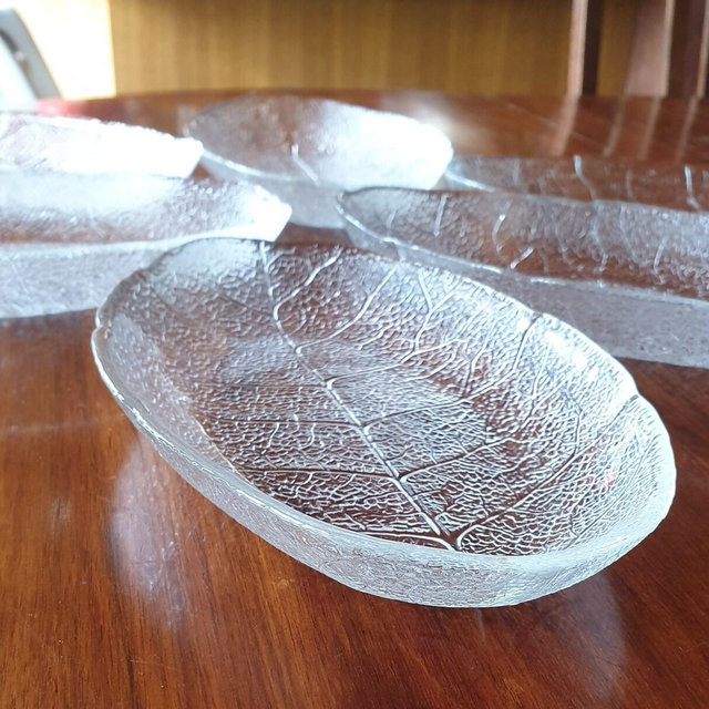 4 Arcoroc Aspen Leaf plates | dessert or entree plates | leaf shape