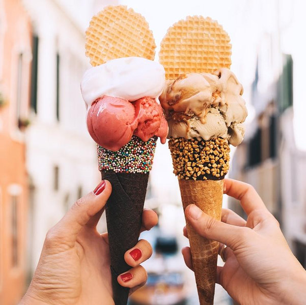 Gelato date in Italy
