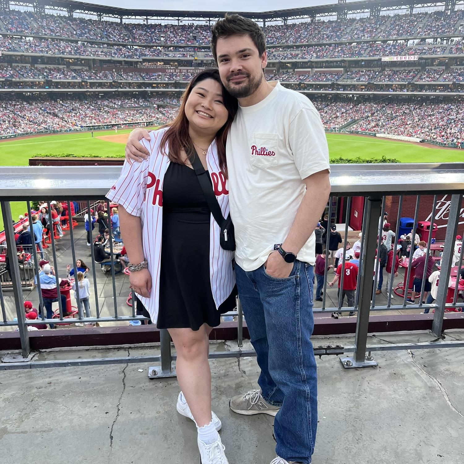 Emma loves Philly sports. Jon loves Emma… so here we are. 😂❤️