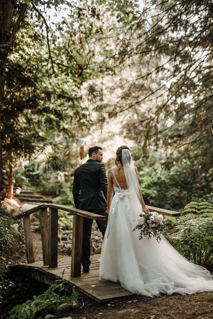 The Wedding Website of Muhammad Nasution and Aisyah Komariah
