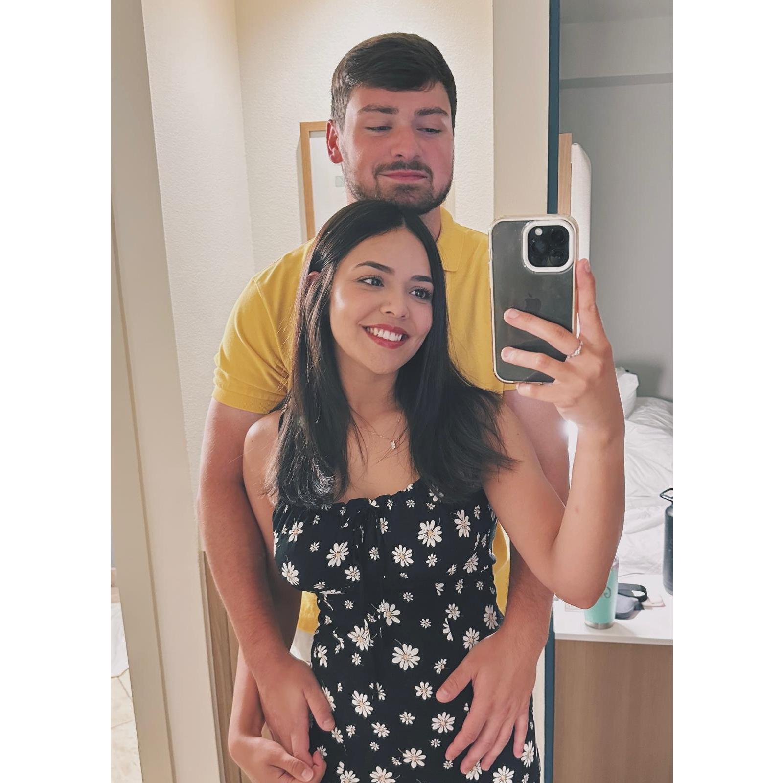 Dinner date in Destin where we unexpectedly found some of the best hot wings we've ever had