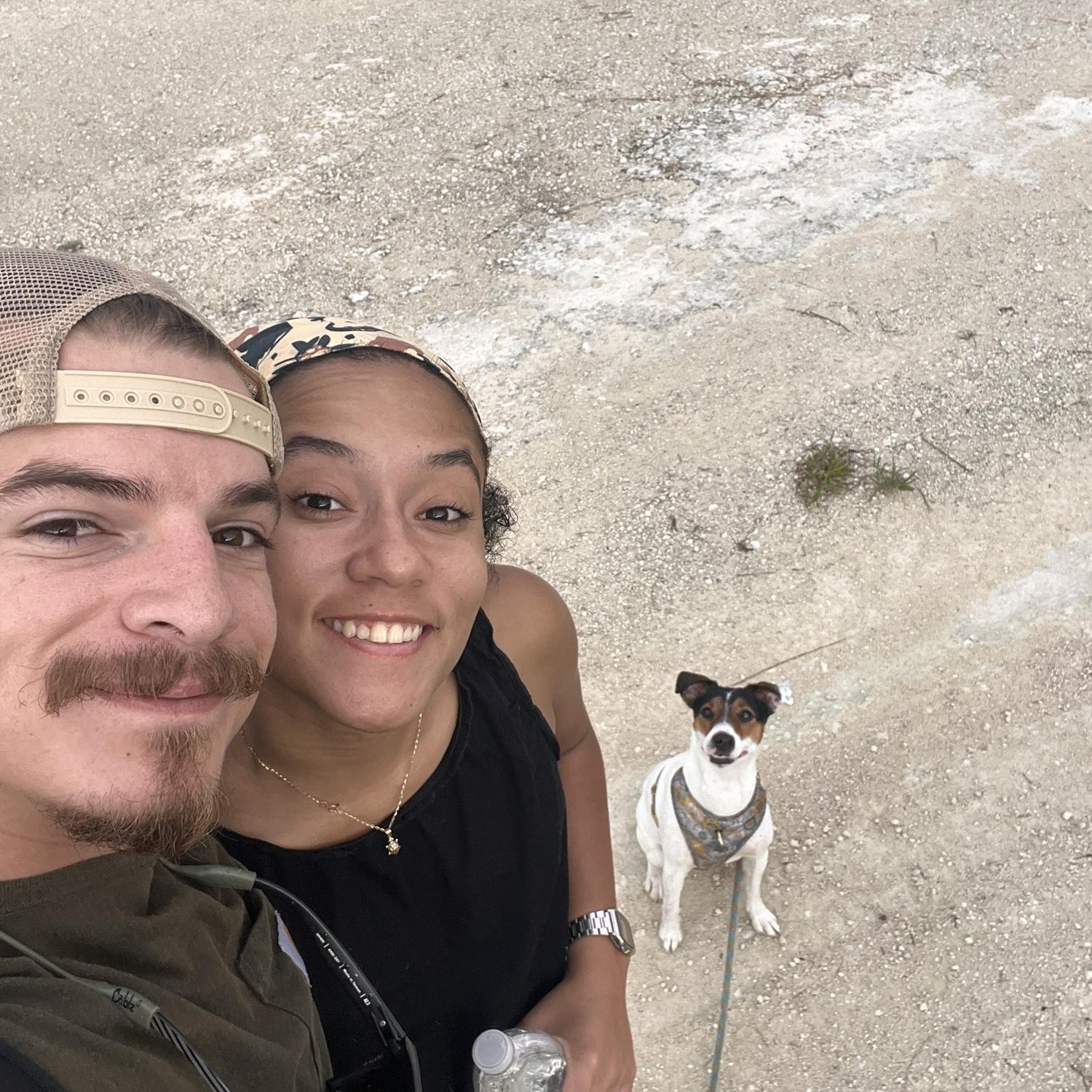 Family picture! Shortly after, Sargie broke her leash and chased a cyclist 🚴