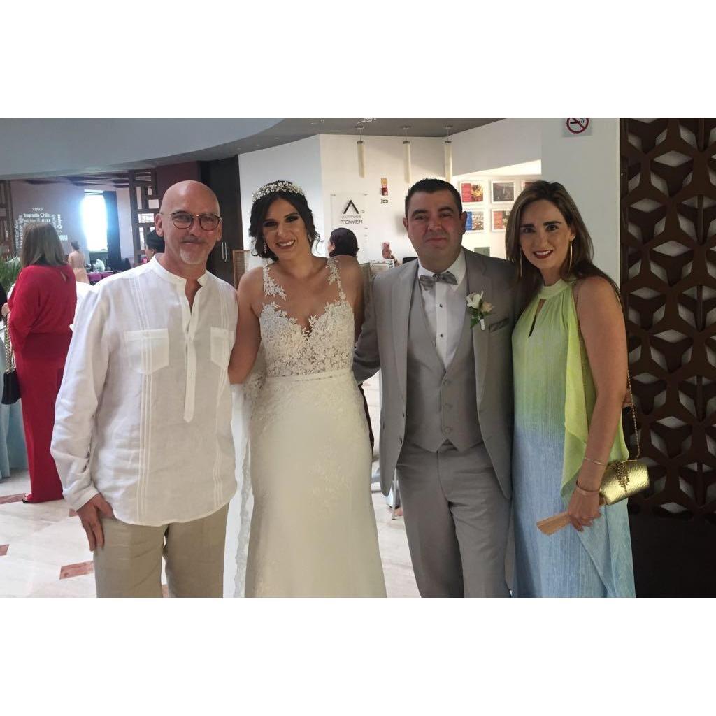 En el matrimonio de Ale y Manuel, en la bella Cancún, México.
