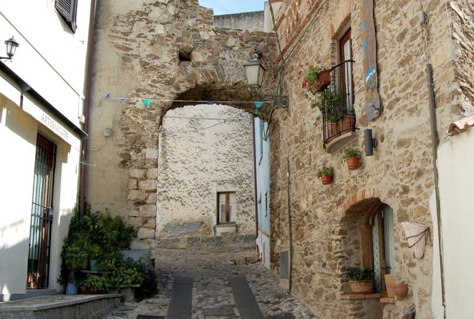 The Wedding Website of Hannah Collins and Giovanni Emili