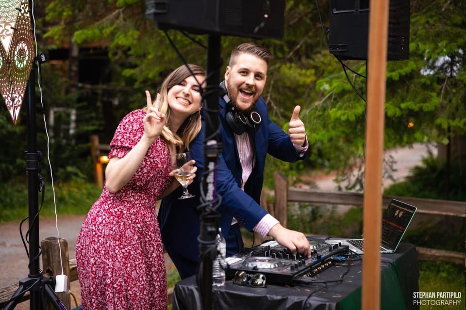The Wedding Website of Zoë Van Fossen and Chase Golka