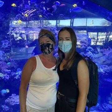 Hannah meets Sean's mom Lisa for the first time! We visited the aquarium in Long Beach