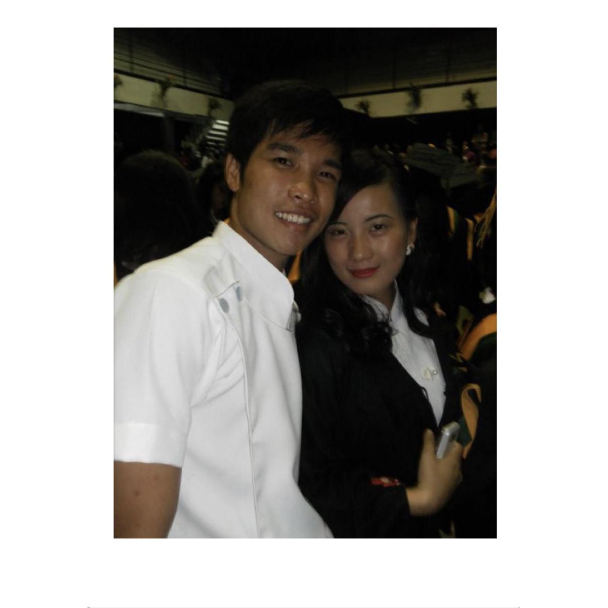 College Graduation. Yey! We made it. Our payat days.π
#nene&totoydays