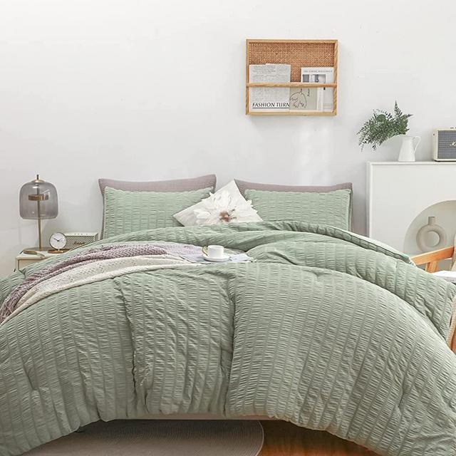 HAOWANER Sage Green Comforter King, 3 Pieces Sage Comforter Set King, Sage Green King Comforter Set King Sage, 90"x104" Green King Size Comforter Set, King Comforter Green King Bedding Set Sage