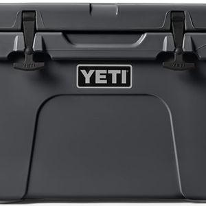 YETI Tundra 35 Cooler (Charcoal)
