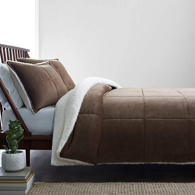 UGG - Blissful Comforter Set - Soft Cozy Bedding - Reversible Comforter and Pillow Shams - King Size Ugg Blanket Set - Bedroom Accents - Fawn