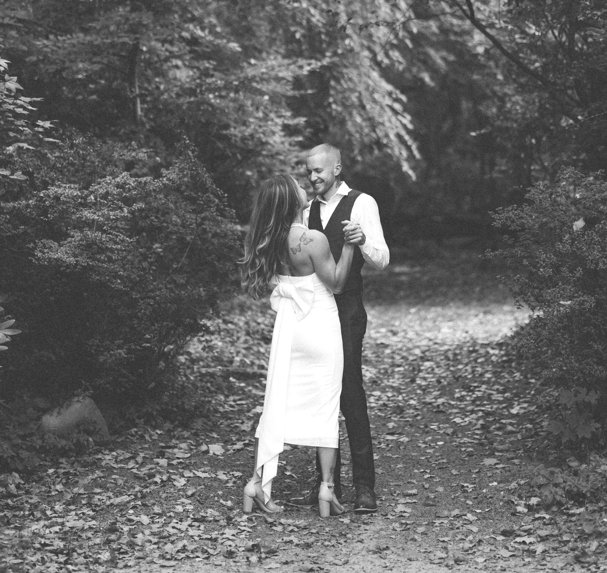 The Wedding Website of Amanda Barnabie and Chad Troughton