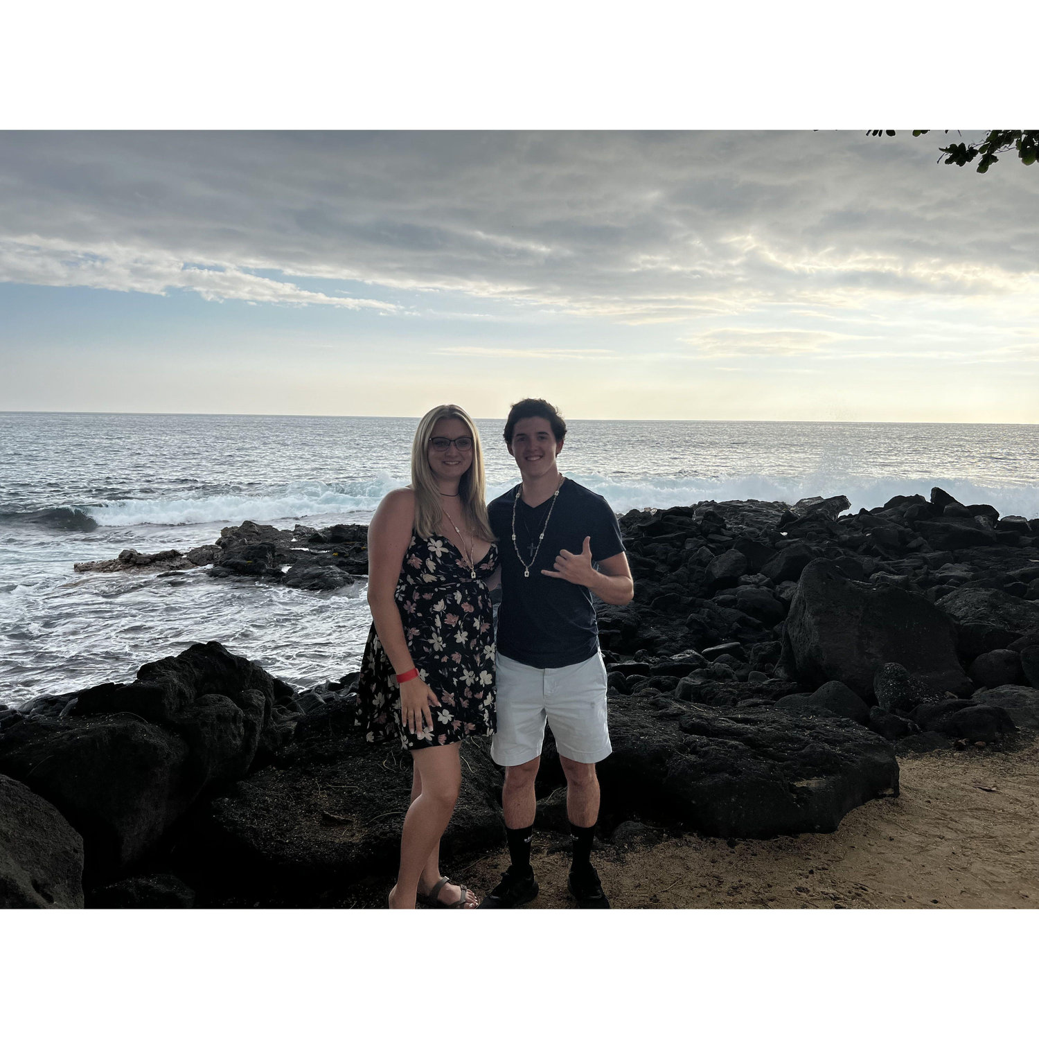 Luau beach photo.