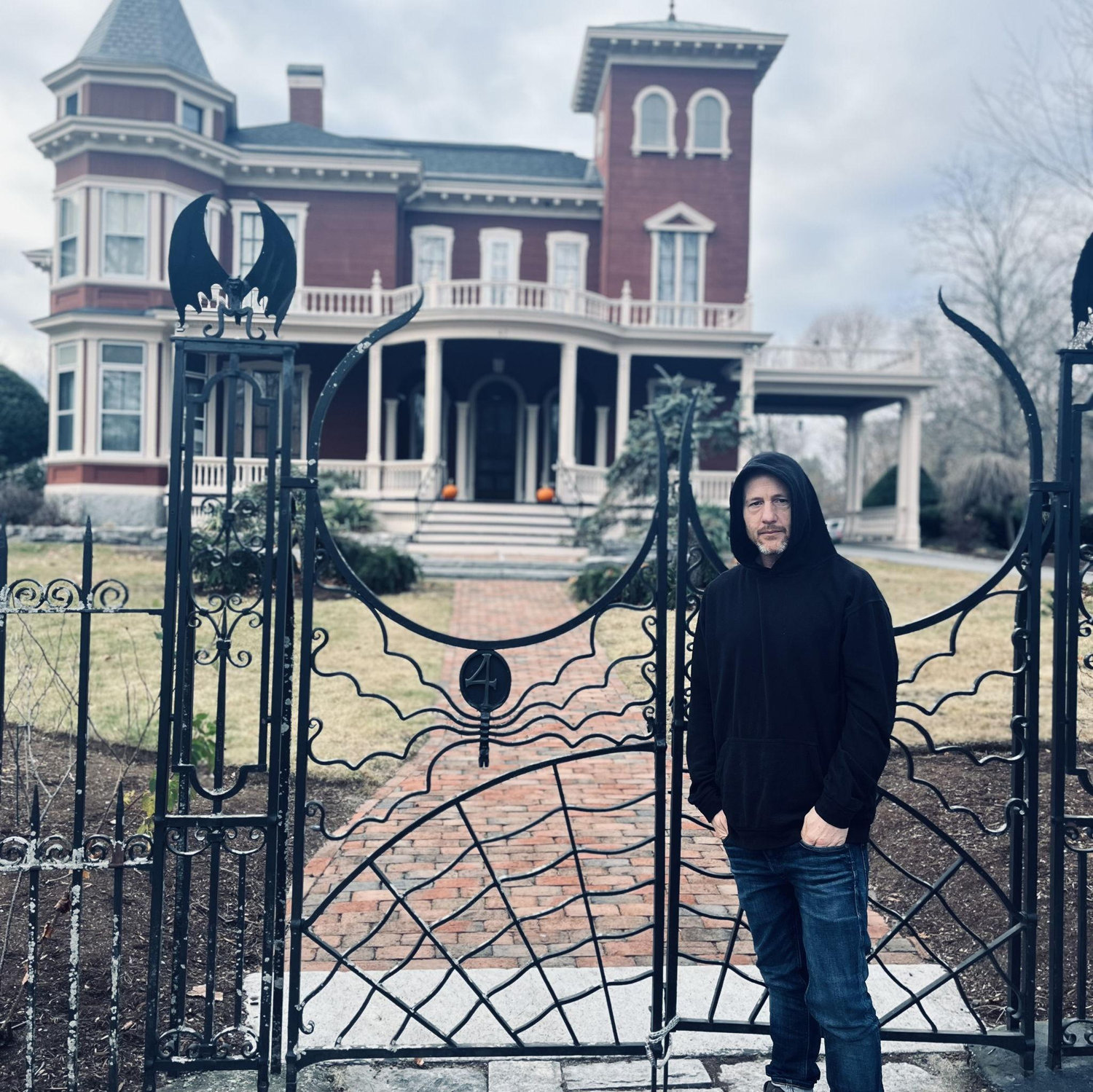Steven King Tour. Clint in front of Steven King's House